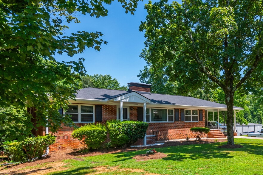 4270 S Main St, Acworth, GA à vendre - Photo du bâtiment - Image 2 de 48