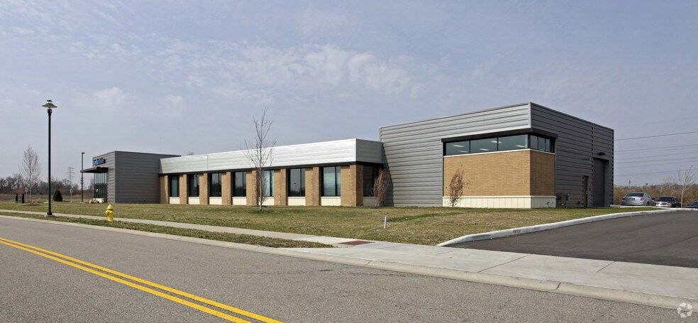 10255 Evendale Commons Dr, Cincinnati, OH à vendre - Photo du bâtiment - Image 2 de 2