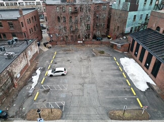 Plus de détails pour 25 Webster St, Brookline, MA - Local d'activités à louer