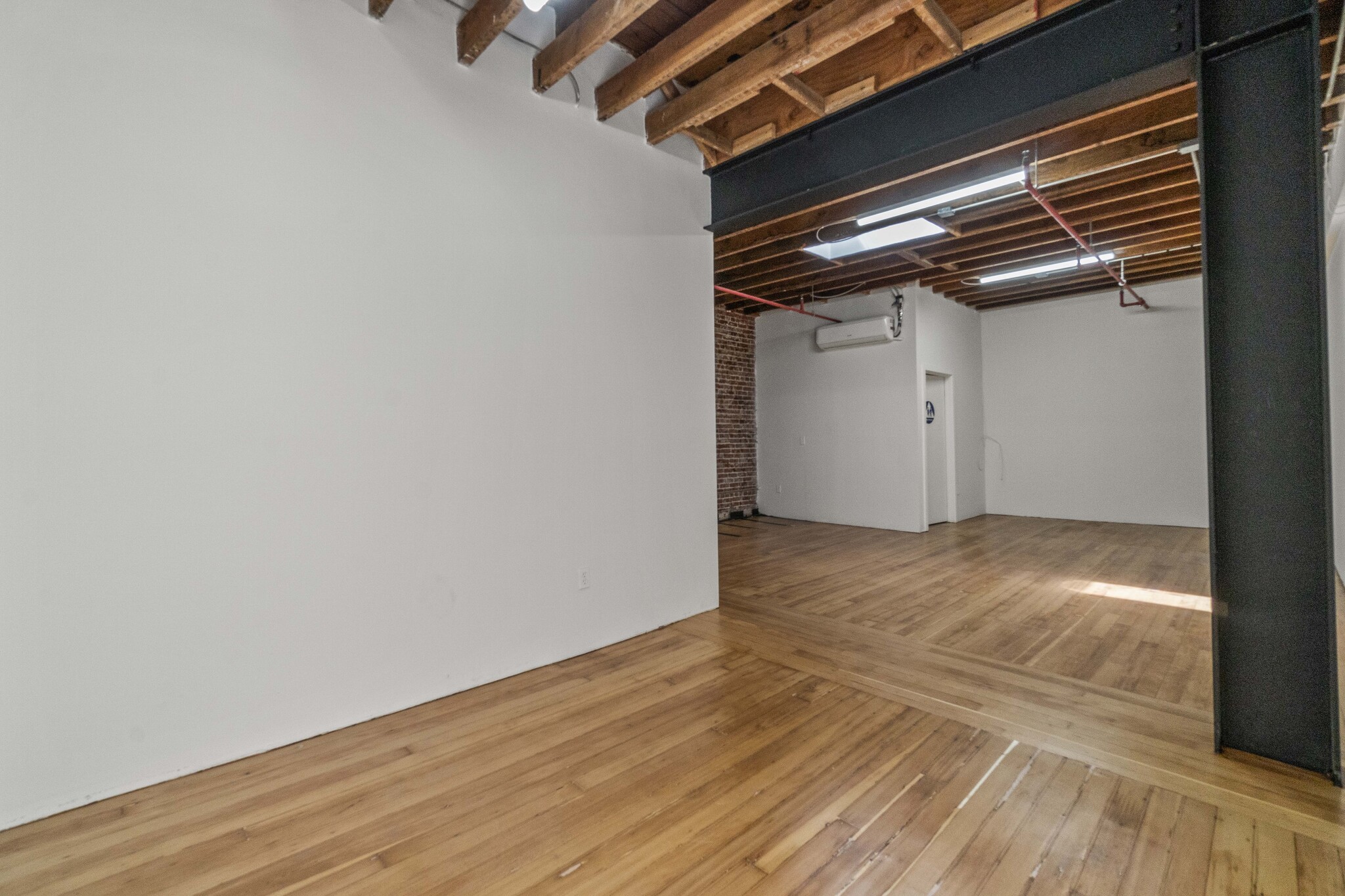 5176 Santa Monica Blvd, Los Angeles, CA for lease Building Photo- Image 1 of 6