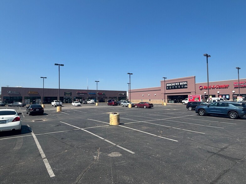 3040 W Broadway Blvd, Sedalia, MO à louer - Photo du bâtiment - Image 3 de 15