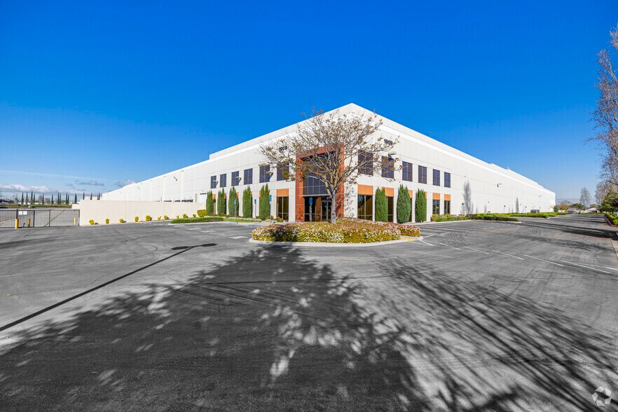 1909 Zephyr St, Stockton, CA à louer - Photo principale - Image 1 de 10