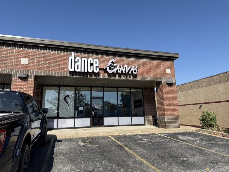 2121-2155 W Republic Rd, Springfield, MO for lease - Building Photo - Image 3 of 8