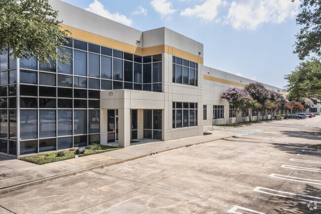 More details for 1703 N Plano Rd, Richardson, TX - Flex for Lease