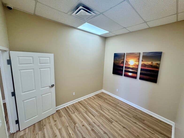 1437 N US Highway 1, Ormond Beach, FL à vendre - Photo du bâtiment - Image 3 de 12