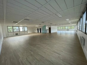 Flex in Gennevilliers for lease Interior Photo- Image 2 of 7