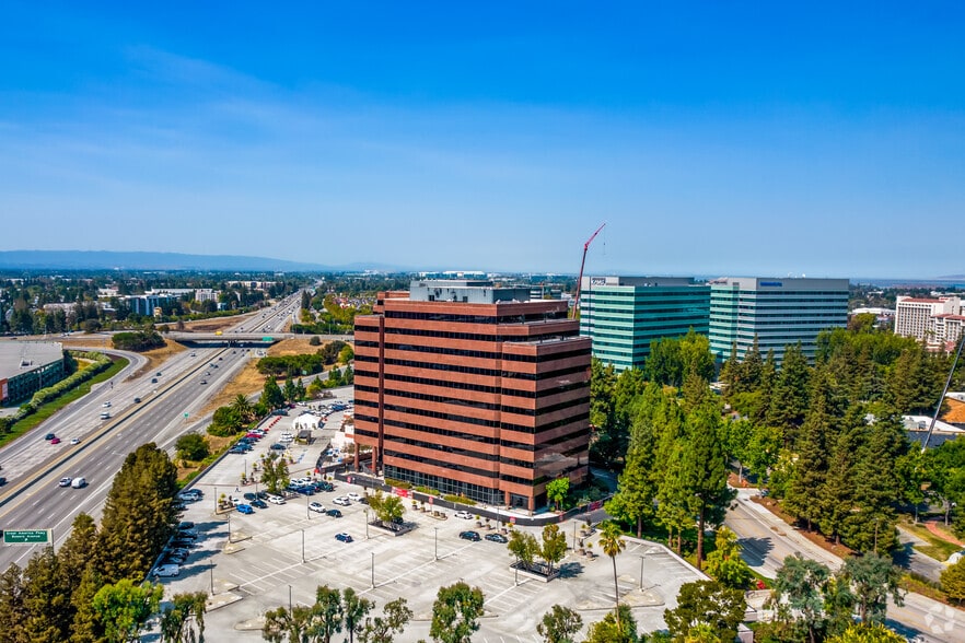 3945 Freedom Cir, Santa Clara, CA for lease - Aerial - Image 2 of 9