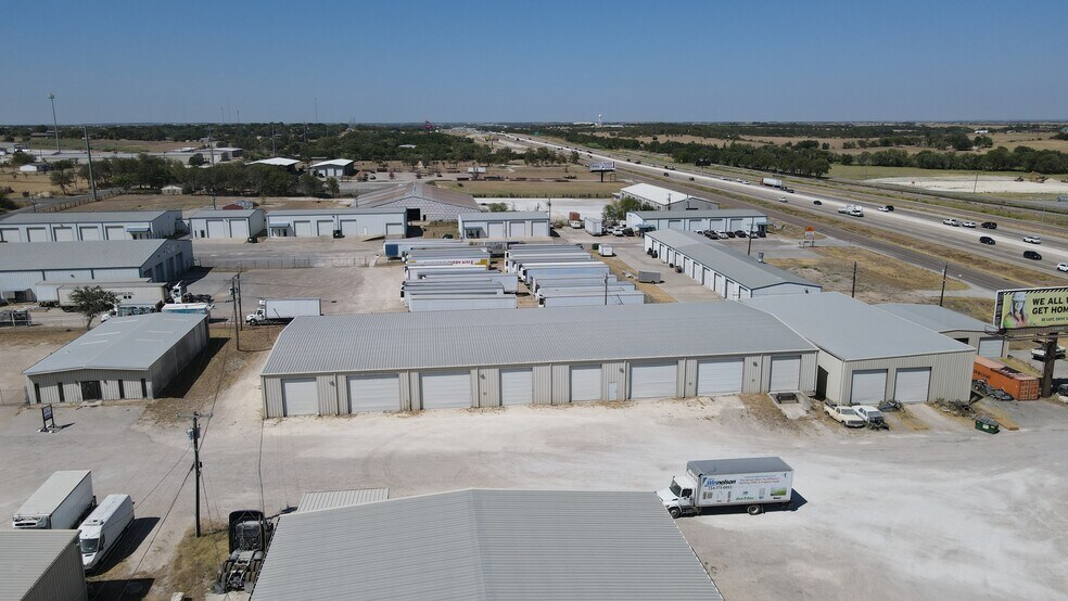 7626 N General Bruce Dr, Temple, TX à louer - Photo du bâtiment - Image 2 de 12
