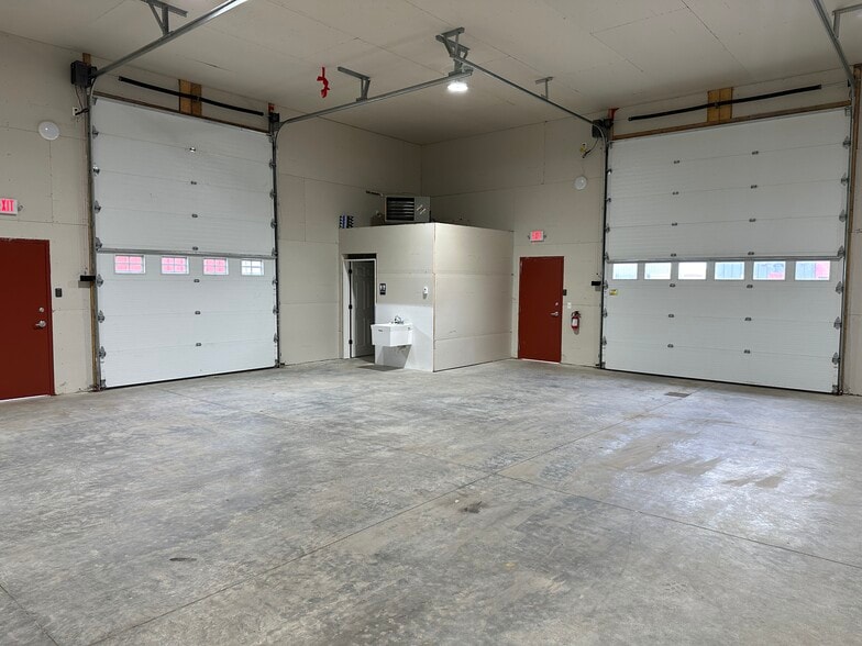 9775 Industrial Dr, Horace, ND for lease - Interior Photo - Image 2 of 6