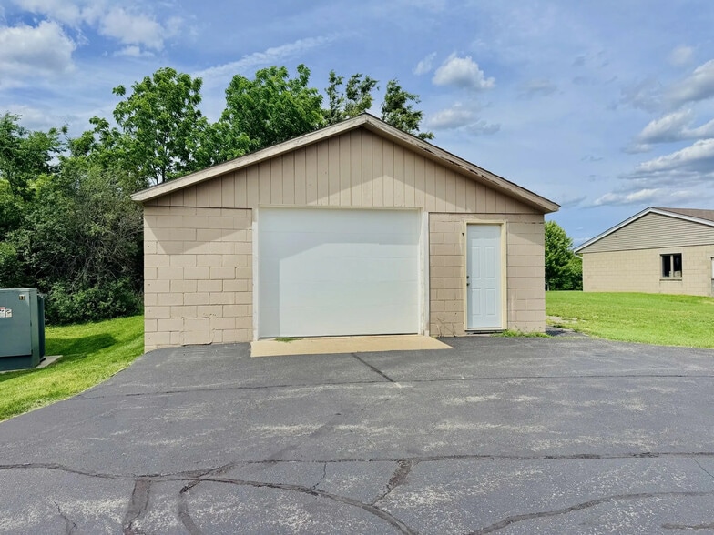 S66W19444 Tans Dr, Muskego, WI for sale - Building Photo - Image 3 of 7