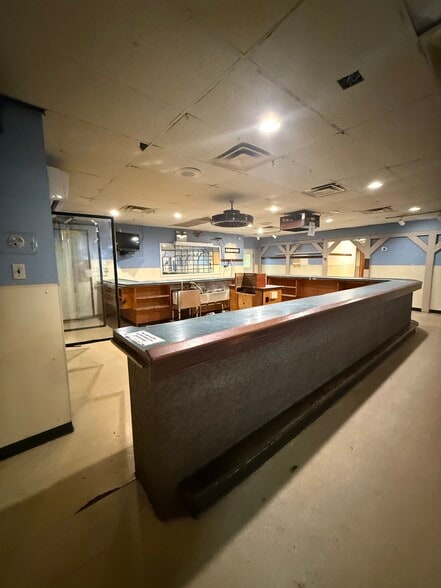 1210 N 5th St, Stroudsburg, PA à louer - Photo du bâtiment - Image 3 de 18