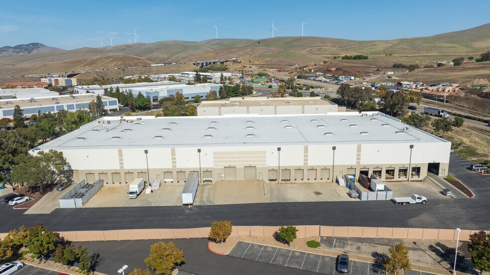 7701-7775 Las Positas Rd, Livermore, CA à louer - Photo du bâtiment - Image 2 de 4