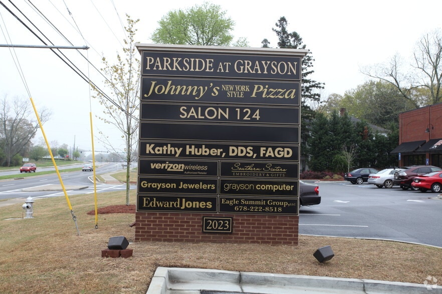 2023 Grayson Pky, Grayson, GA à louer - Photo du bâtiment - Image 3 de 4
