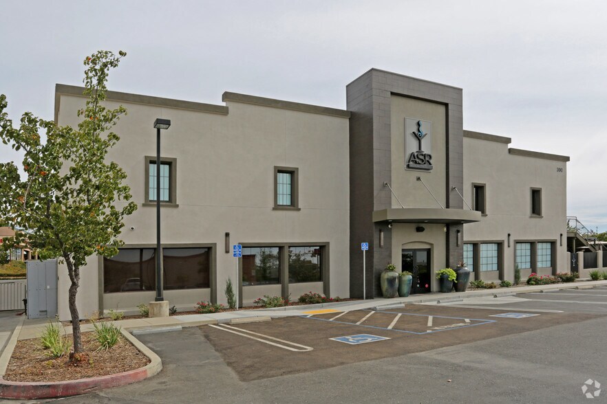 390 N Sunrise Ave, Roseville, CA à vendre - Photo du bâtiment - Image 3 de 28