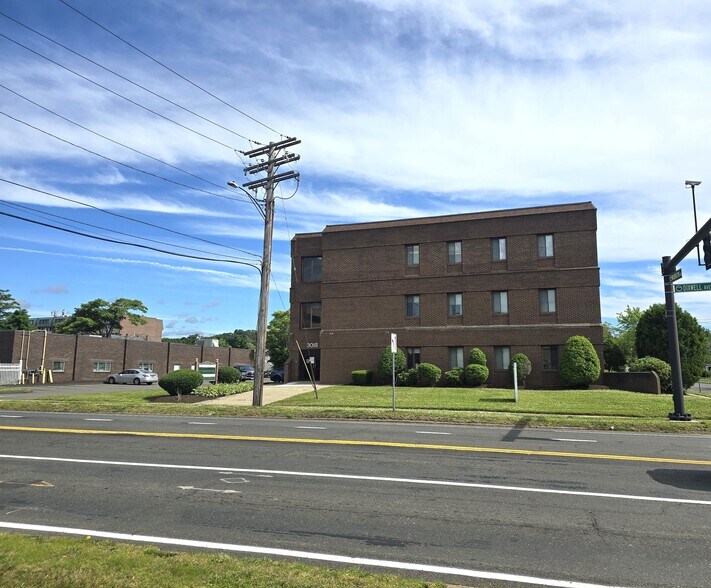 3018 Dixwell Ave, Hamden, CT à louer - Photo du bâtiment - Image 2 de 2