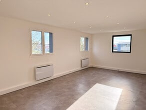 380 Avenue Blaise Pascal, Moissy-Cramayel for lease Interior Photo- Image 1 of 4