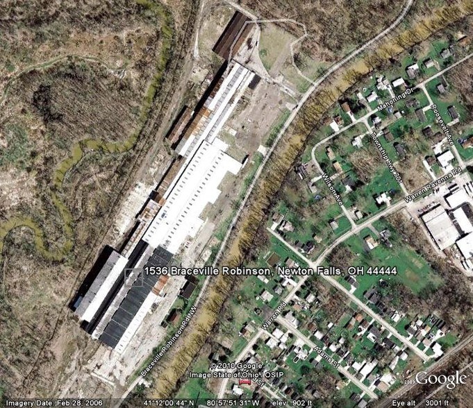 1536 1st St, Newton Falls, OH à louer - Photo du bâtiment - Image 3 de 5