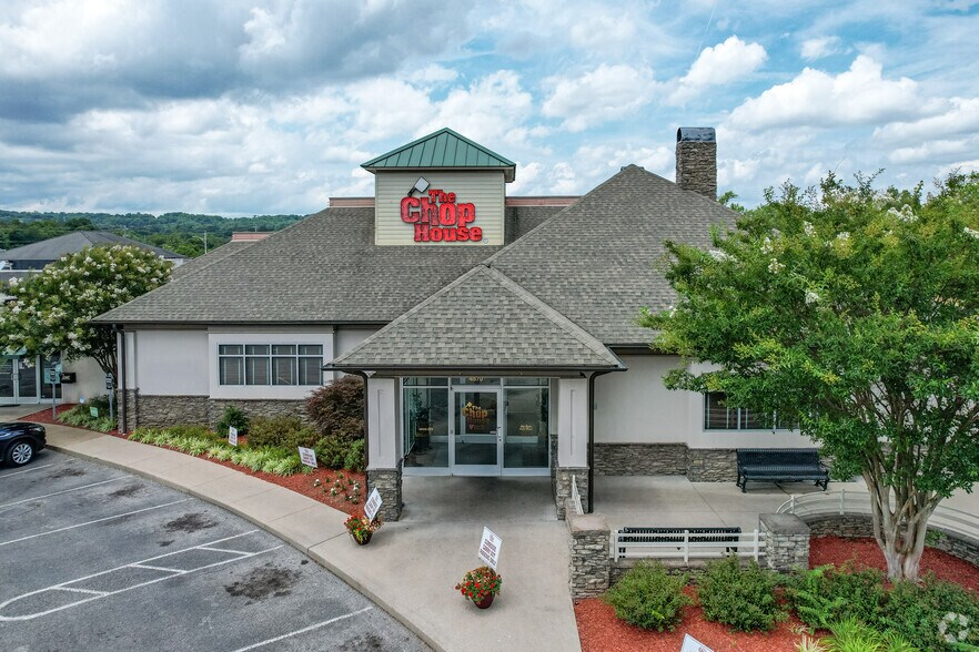 4860-4874 N Broadway St, Knoxville, TN à louer - Photo du bâtiment - Image 2 de 6