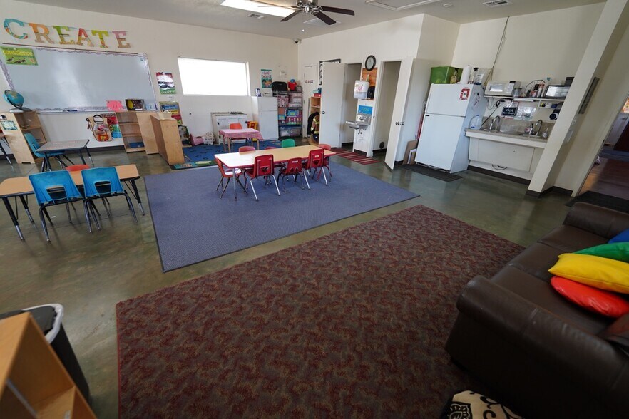 1107 Roberts Cut Off Rd, River Oaks, TX à vendre - Photo du bâtiment - Image 2 de 12