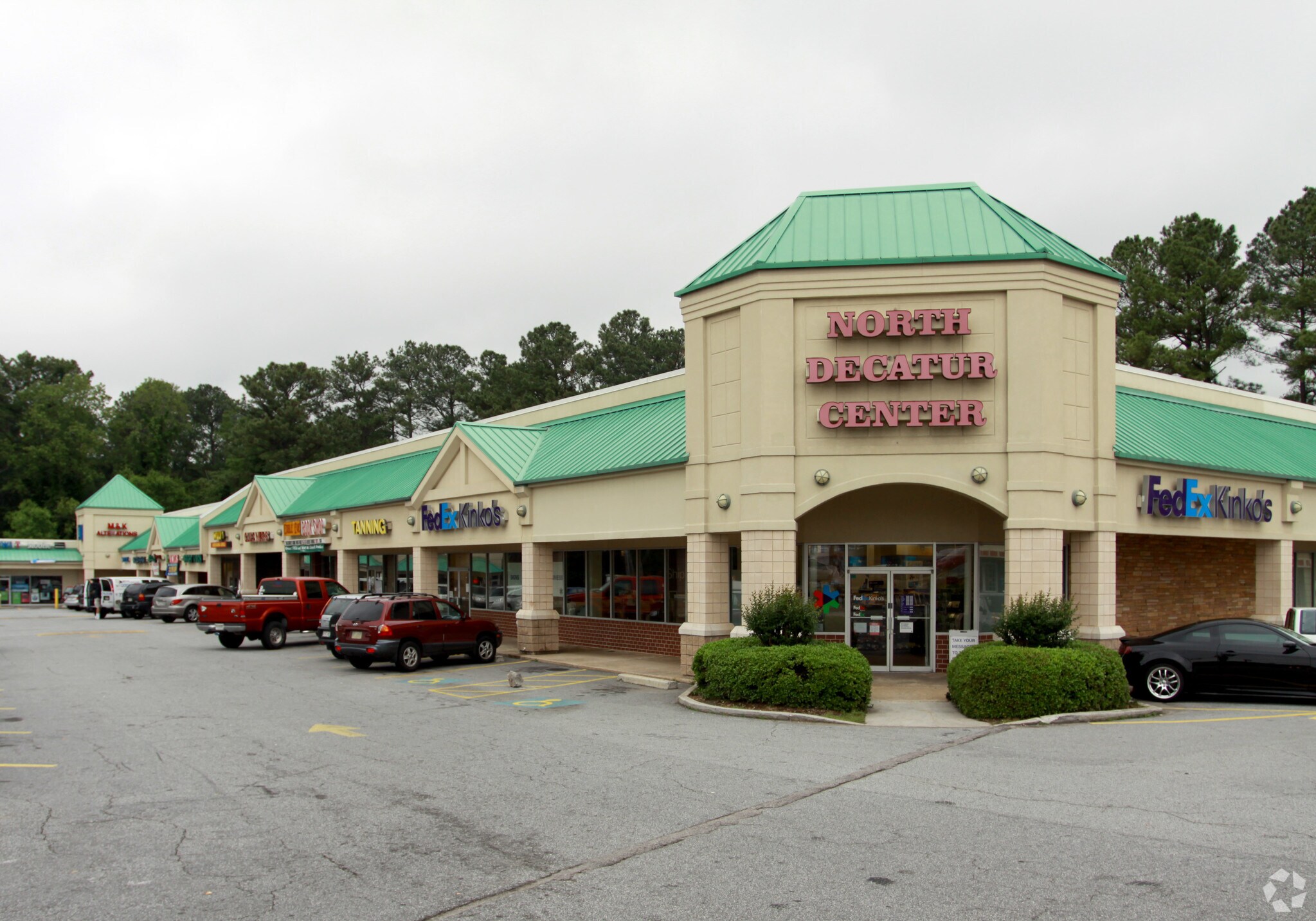 2050-2098 N Decatur Rd, Decatur, GA for lease Primary Photo- Image 1 of 4