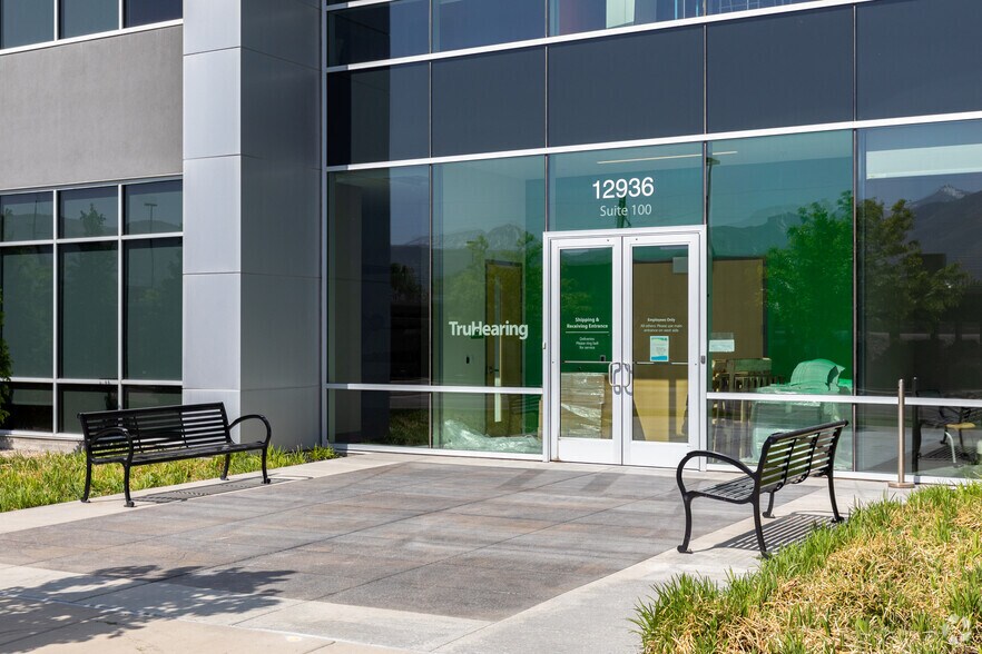 380 Data Dr, Draper, UT à louer - Photo du bâtiment - Image 2 de 14