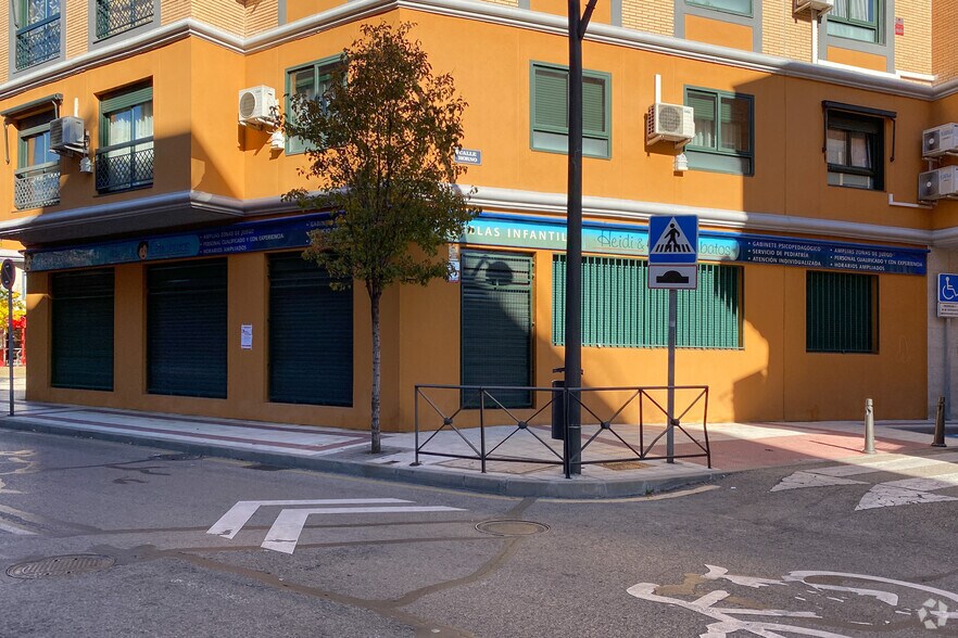 Commerce de détail dans Getafe, Madrid à louer - Photo du bâtiment - Image 1 de 3