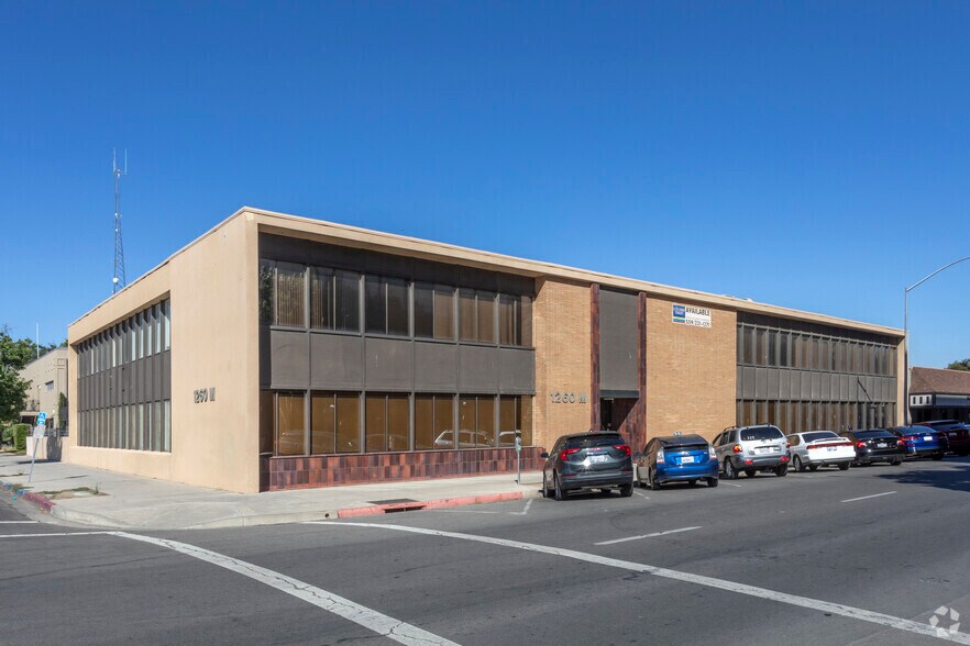 1260 M St, Fresno, CA à louer - Photo du bâtiment - Image 3 de 4
