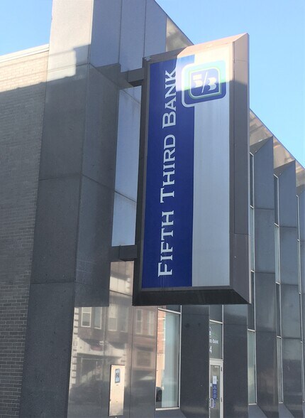 174 E 154th St, Harvey, IL à louer - Photo du bâtiment - Image 2 de 6