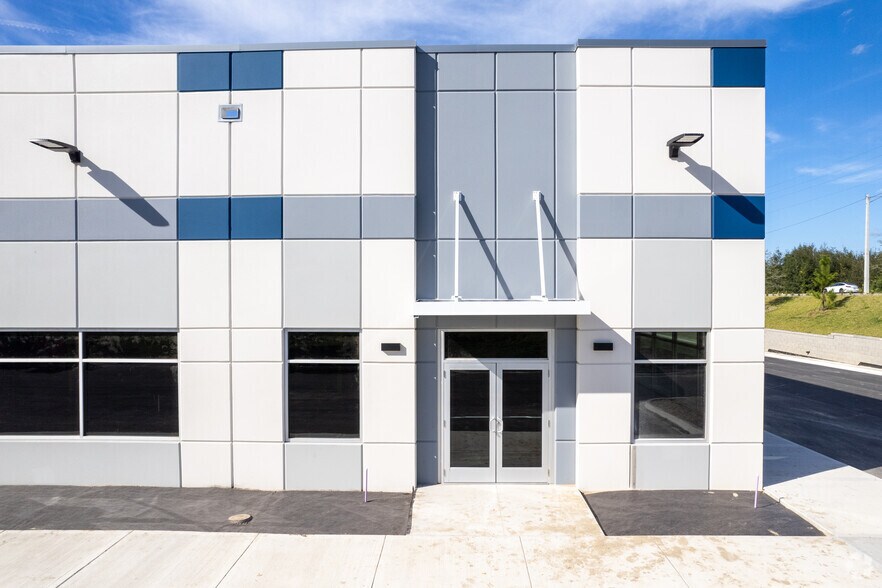 1250 Imeson Park Blvd, Jacksonville, FL à louer - Photo du bâtiment - Image 3 de 8