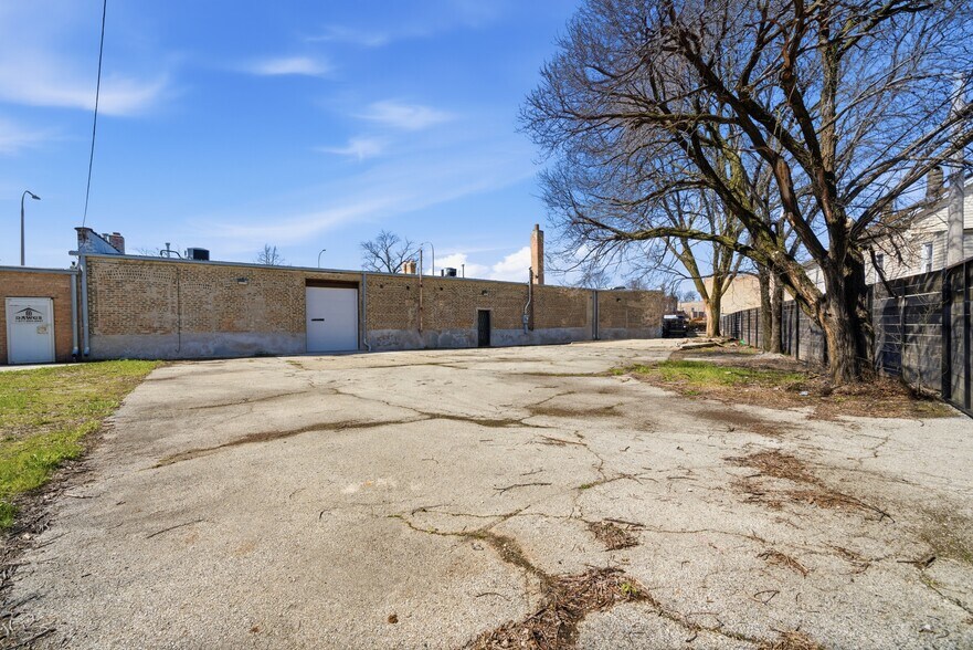 3868 W Grand Ave, Chicago, IL à vendre - Photo du bâtiment - Image 3 de 5