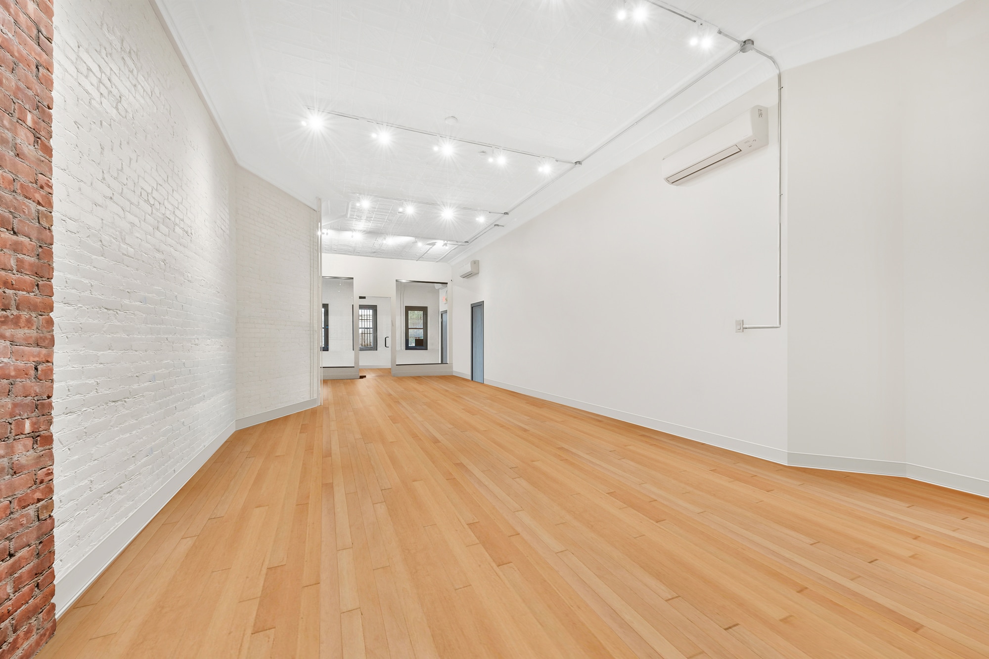 186 Ocean Ave, Jersey City, NJ for lease Interior Photo- Image 1 of 10