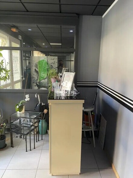 Commerce de détail dans Aix-en-Provence à louer - Photo intérieure - Image 2 de 7