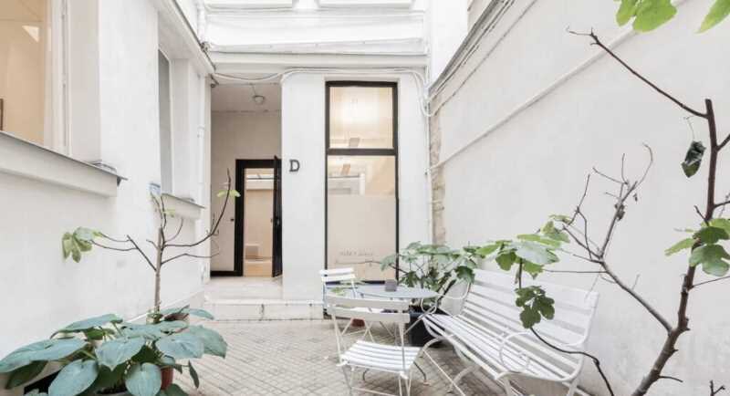 320 Rue Saint-Honoré, Paris à louer - Photo du bâtiment - Image 3 de 3