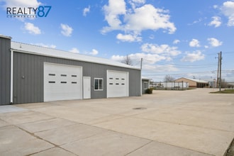 1620 W Post Rd SW, Cedar Rapids, IA à vendre Photo du bâtiment- Image 2 de 19