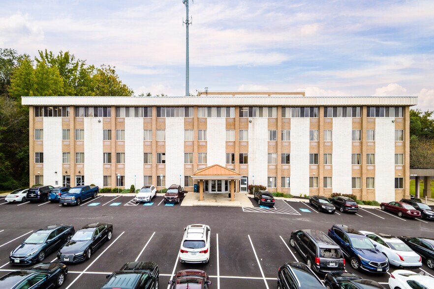 10905 Fort Washington Rd, Fort Washington, MD à louer - Photo du bâtiment - Image 2 de 8