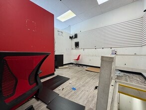 156-164 Delancey St, New York, NY for lease Interior Photo- Image 2 of 6