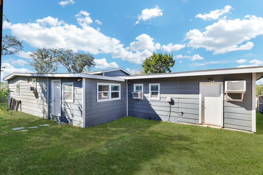 1016 E Borgfeld Dr, San Antonio, TX à vendre - Photo principale - Image 1 de 39