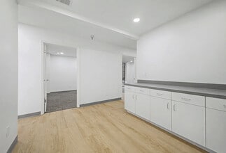 1255 South Park Dr, Kernersville, NC à louer Photo intérieure- Image 2 de 16