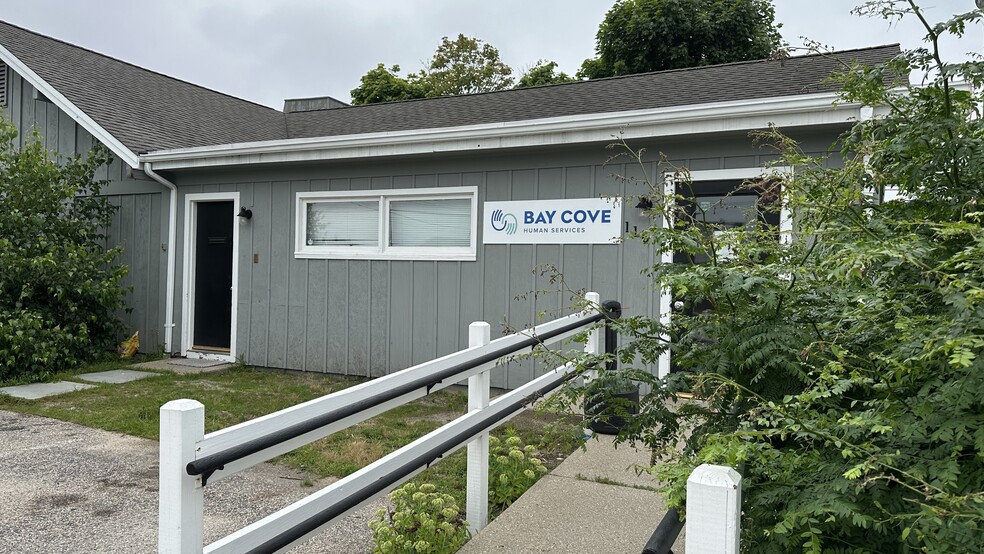 116 Camp St, Hyannis, MA for lease - Building Photo - Image 1 of 4