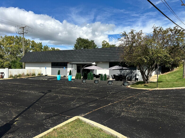 423 N State St, Lockport, IL à vendre - Photo du bâtiment - Image 2 de 8