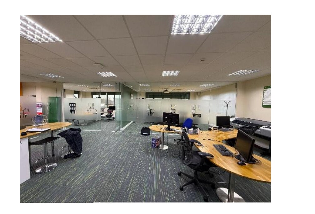 Unit 3 Bell Lane Office Village, Little Chalfont, Amersham, BKM HP6 6FA - Unité 3 - - Photo intérieure - Image 2 of 2