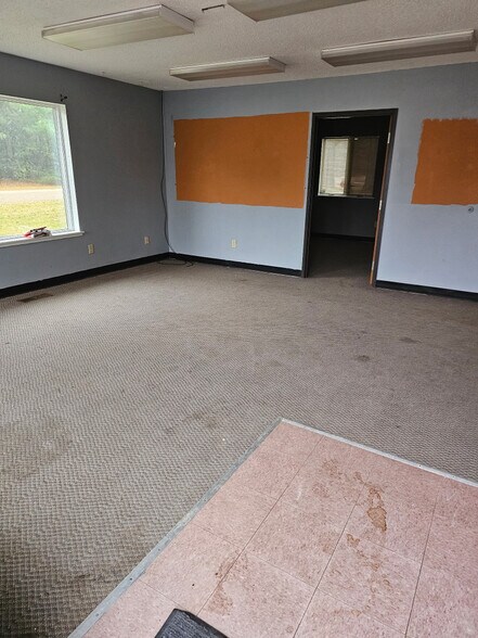3387 N Clare Ave, Harrison, MI à louer - Photo intérieure - Image 3 de 4