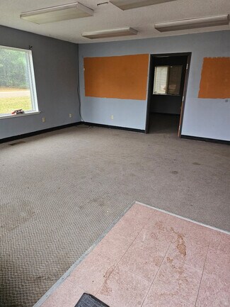More details for 3387 N Clare Ave, Harrison, MI - Office/Retail for Lease