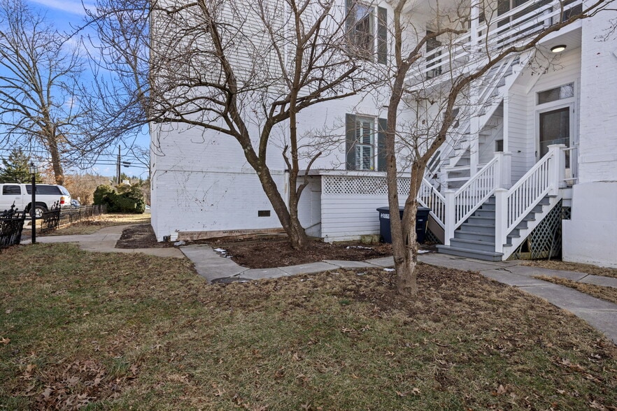 1211 N Main St, Harrisonburg, VA à louer - Photo du bâtiment - Image 3 de 33