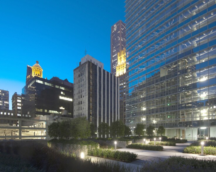 811 Main St, Houston, TX à louer - Photo du bâtiment - Image 2 de 13