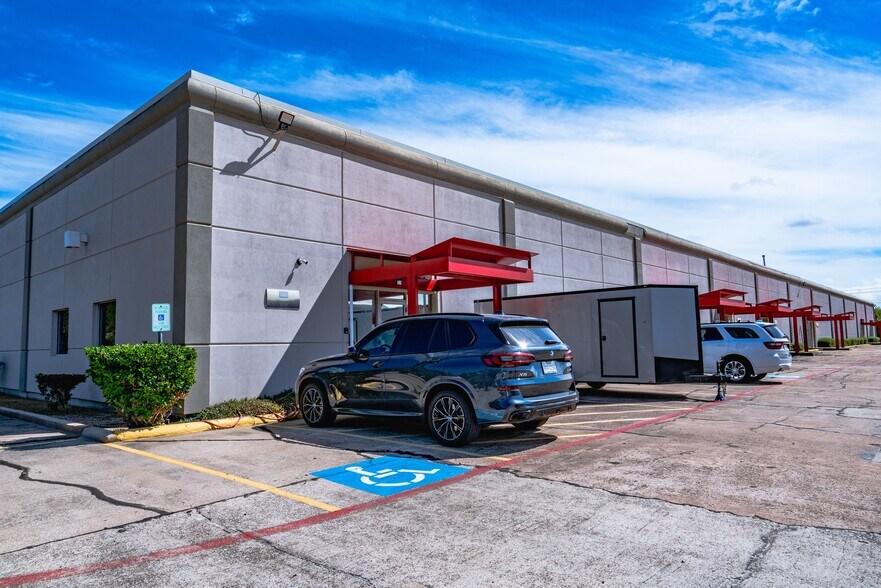 902-910 Gemini, Houston, TX à louer - Photo du bâtiment - Image 3 de 9