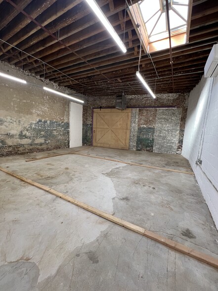 333 Stagg St, Brooklyn, NY for lease - Interior Photo - Image 2 of 13