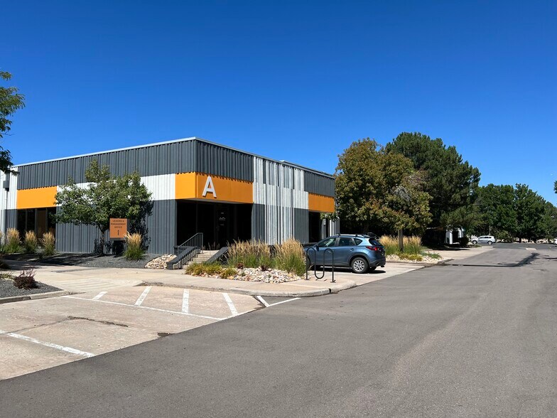 14 Inverness Dr E, Englewood, CO à louer - Photo du bâtiment - Image 2 de 12