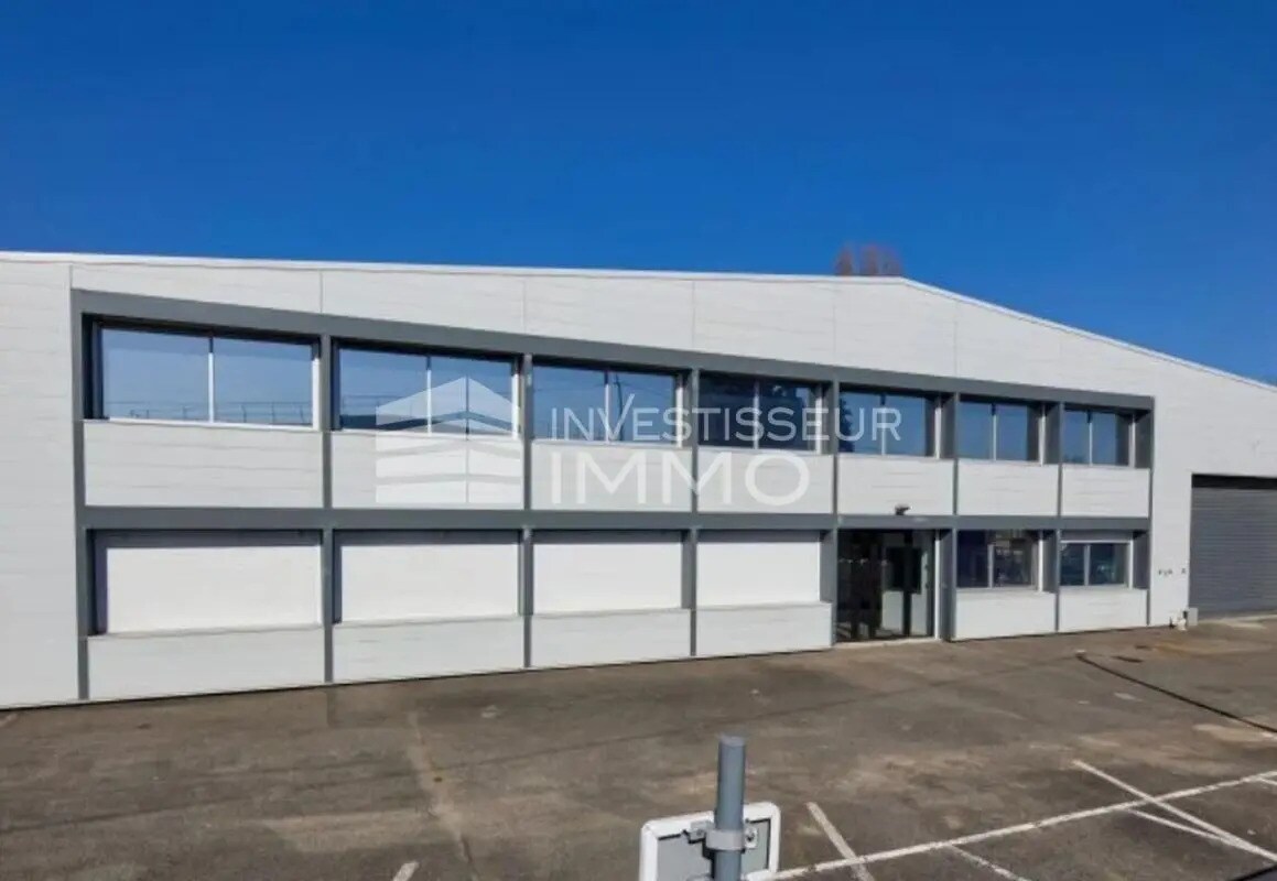 Flex in Morangis for lease Building Photo- Image 1 of 6