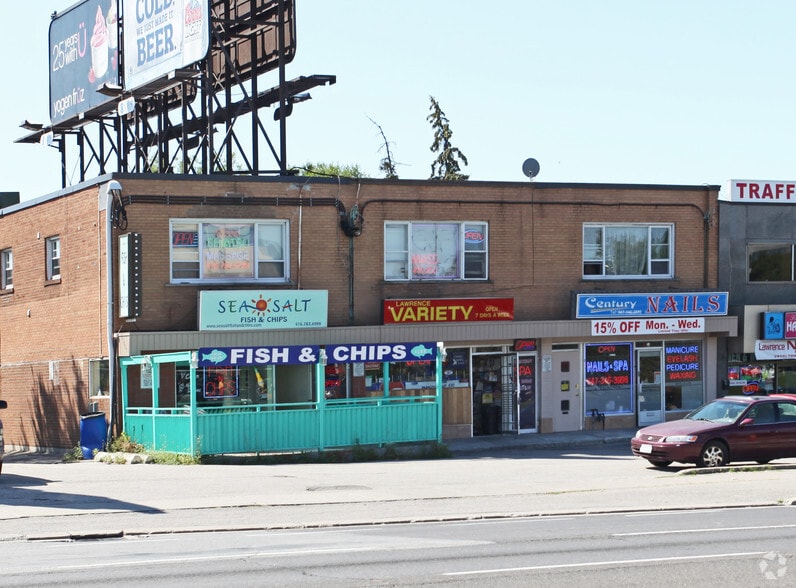 699-703 Lawrence Ave W, Toronto, ON for lease - Primary Photo - Image 1 of 4